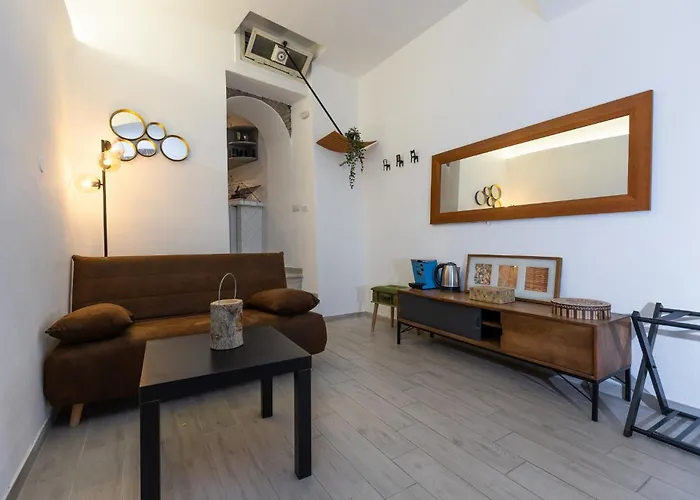 Guesthost - Rione Vi Parione Cozy Flat
