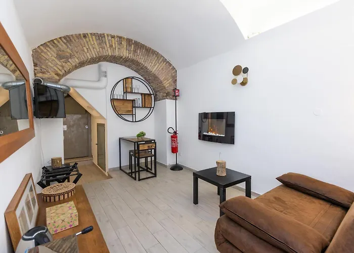 Guesthost - Rione Vi Parione Cozy Flat Apartment Rom