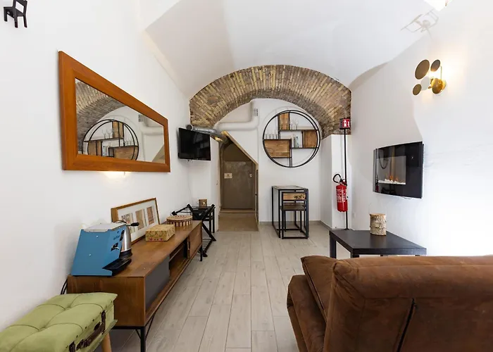 Guesthost - Rione Vi Parione Cozy Flat Apartment