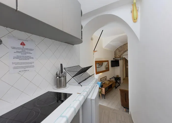 Guesthost - Rione Vi Parione Cozy Flat Apartment *