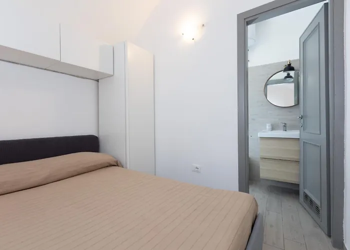 Guesthost - Rione Vi Parione Cozy Flat Apartment